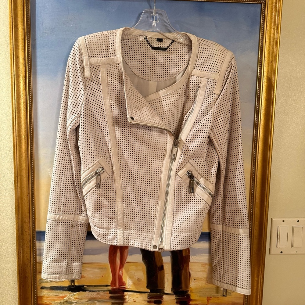 Rachel Zoe sz 4 White Leather Jacket w pockets well positioned & special details